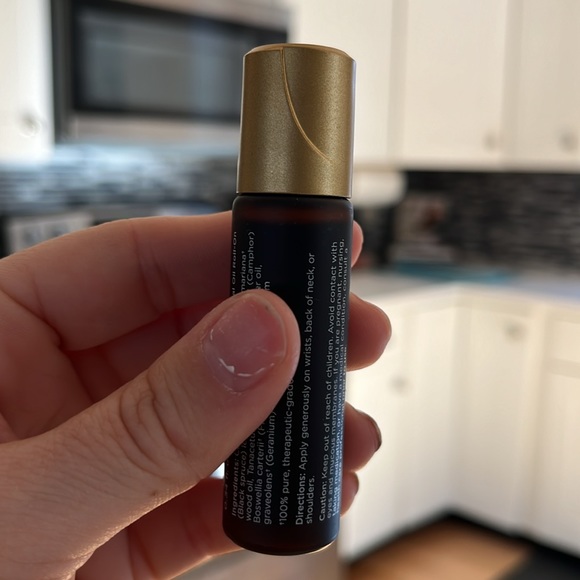 Young Living Valor Roll On - Picture 2 of 2